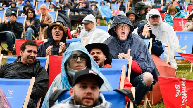 VIDÉO. Festival Rock in Chair à Évreux: ça fait quoi de jouer devant des gens allongés?