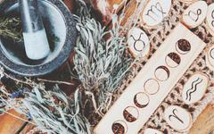 7 choses à faire à la nouvelle lune – Sorts, rituels, activités, intentions