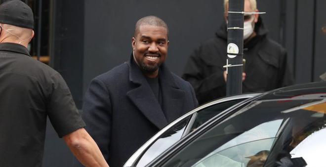 Kanye West suit une seule personne sur Instagram : son ex-femme, Kim Kardashian