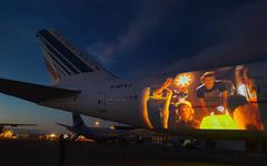 Le Bourget : à « Ciné Tarmac », les films sont projetés sur.... un Boeing 747 !