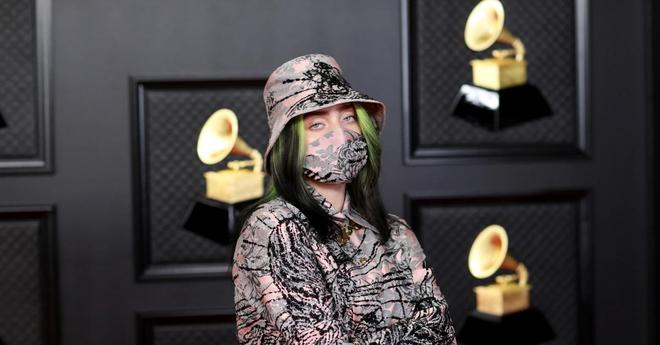 Billie Eilish sort son album Happier Than Ever, Dua Lipa dans le clip Demeanor de Pop Smoke, Black M en week-end à Ibiza... Le récap musique de la semaine
