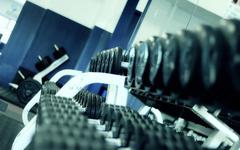 Espace fitness : 5 exercices pour être au top en été