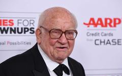 Ed Asner, acteur du personnage de série «Lou Grant», est mort à 91 ans