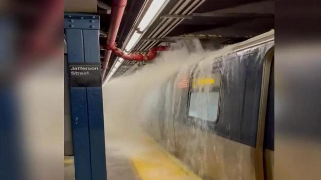 VIDÉO - Tempête Ida : les images de  New York, touché par d'impressionnantes inondations