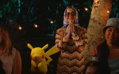 Katy Perry et Louane sont sur un album Pokémon, et ce n’est pas un bingo spécial millennials