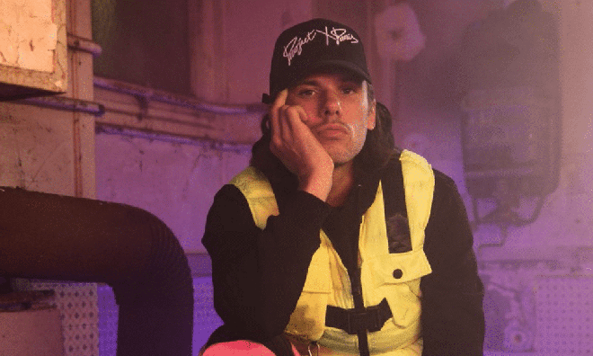 Quel rappeur met le plus de temps à sortir ses albums solo ?