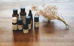 Le précieux soutien des huiles essentielles en post-partum