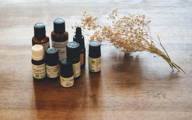 Le précieux soutien des huiles essentielles en post-partum