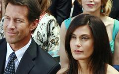 Teri Hatcher et James Denton (Desperate Housewives) bientôt réunis à l'écran dans le film A Kiss Before Christmas