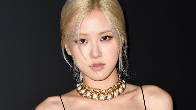 Vidéo : Rosé, des Blackpink, se prépare pour le défilé Saint Laurent