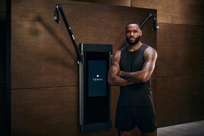 LeBron James nouvel investisseur de l’appareil de fitness Tonal