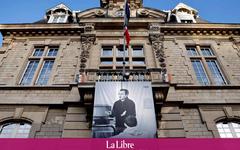 Hommage à Samuel Paty dans sa ville, son collège et à l'Elysée