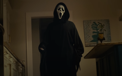 Voici la nouvelle bande-annonce du cinquième volet de Scream avec tous les acteurs du premier film