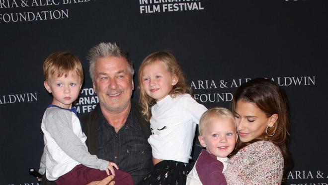 Halyna Hutchins tuée par Alec Baldwin : qui est l'acteur américain relancé par le petit écran ?