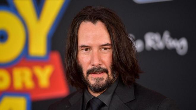 Keanu Reeves offre une Rolex à son équipe de cascadeurs sur "John Wick 4