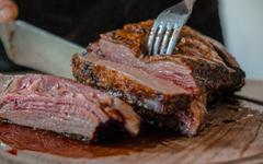 L’être humain est-il (toujours) fait pour manger de la viande ?