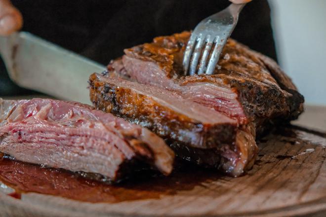 L’être humain est-il (toujours) fait pour manger de la viande ?