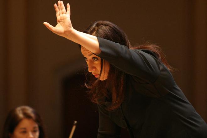 Simone Young décevante face à l’Orchestre de Paris