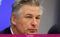 Alec Baldwin voudrait des policiers sur les tournages pour superviser les armes