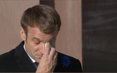 Poignant : les larmes de Macron à l'inhumation d'Hubert Germain