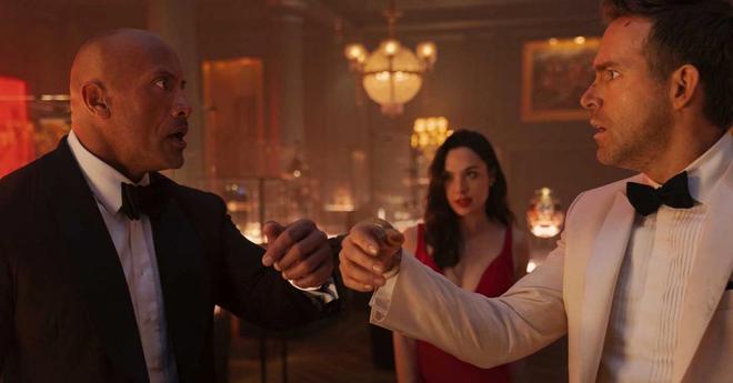 Red Notice sur Netflix : Le film avec Dwayne Johnson, Ryan Reynolds et Gal Gadot bat un record