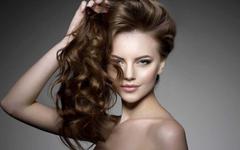 Donnez du volume à vos cheveux : 7 astuces magiques pour des résultats rapides !