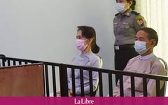 Birmanie : l’ex-dirigeante Aung San Suu Kyi condamnée à quatre ans de prison par la junte