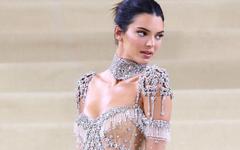 Comment porter les strass pour les fêtes