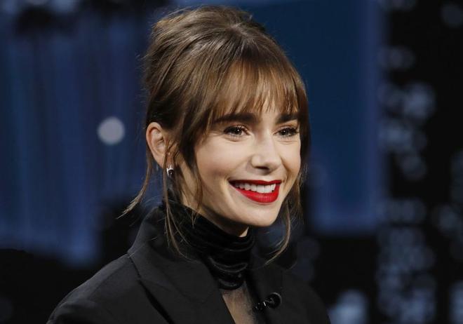 Lily Collins s'habille comme une vraie parisienne