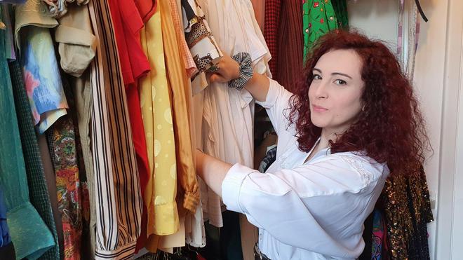 À Évreux, Anaïs Daraize offre une seconde vie aux vêtements d’antan