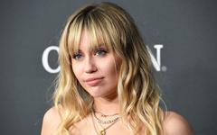 Miley Cyrus : on copie son look dandy inspiré de " Peaky Blinders "