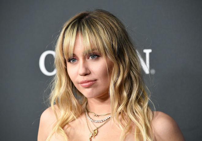 Miley Cyrus : on copie son look dandy inspiré de " Peaky Blinders "