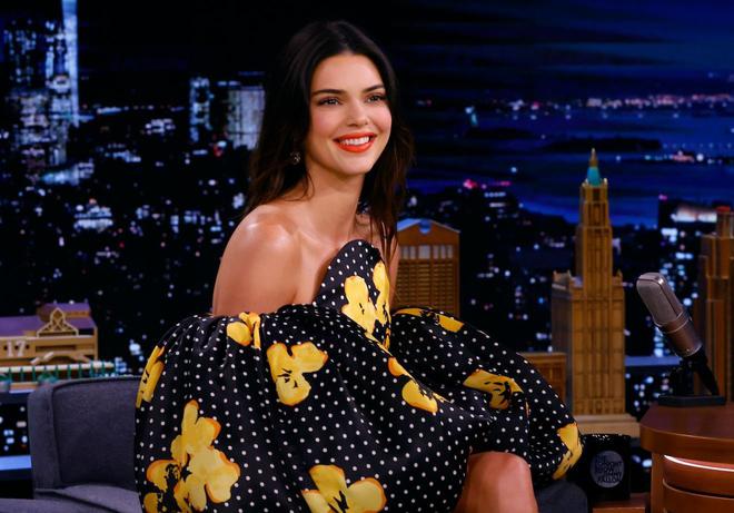 Kendall Jenner prouve que le look minimaliste marche à tous les coups