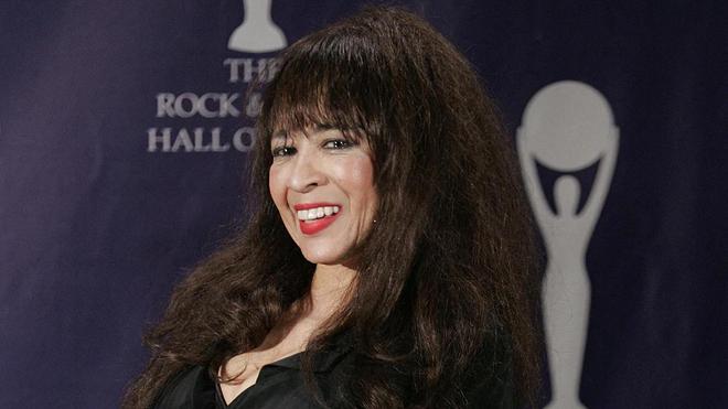 Mort de Ronnie Spector, la voix mythique des Ronettes et du tube "Be My Baby"