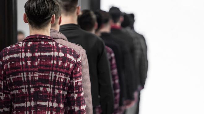 A Paris, dernier défilé pour le designer Virgil Abloh lors de la Fashion week