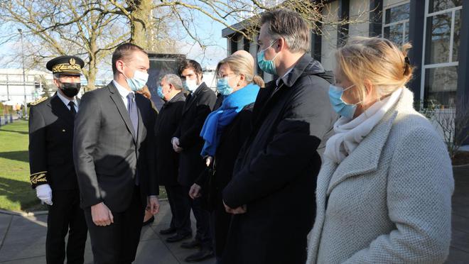 Le ministre des comptes publics en visite chez Procter-Gamble à Amiens