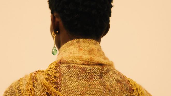 Qui est Lukhanyo Mdingi, le créateur sud-africain qui présente pour la première fois sa collection à la Fashion Week de Paris ?