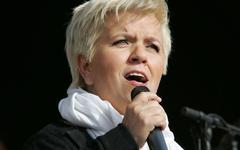 Les Enfoirés : hospitalisée, Mimie Mathy sera absente de l'édition 2022