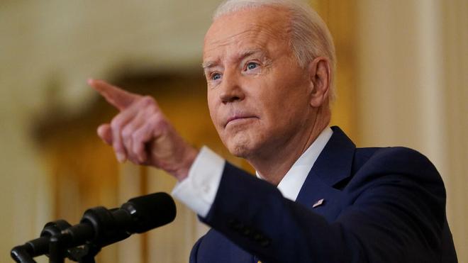 Joe Biden met la Russie en garde contre de «lourdes» pertes humaines si elle attaque l’Ukraine