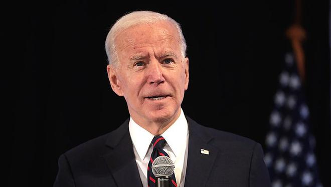 VIDEO. États-Unis : pensant son micro éteint, Joe Biden traite un journaliste de "connard"