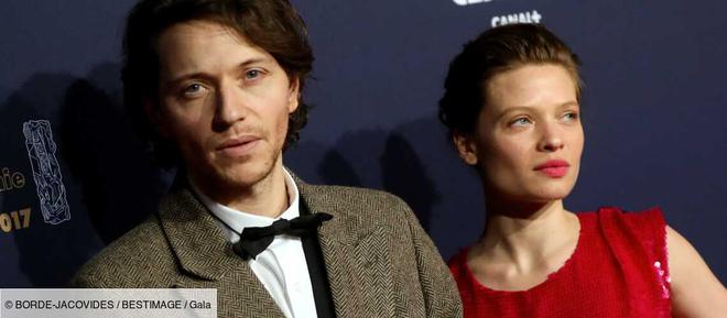 “Elle me laisse sur le cul !” : Raphaël, son drôle de compliment à Mélanie Thierry