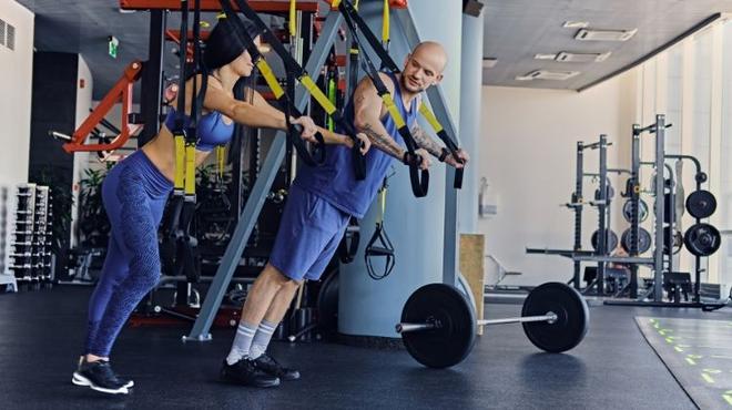 Top 8 des meilleurs exercices avec les sangles TRX