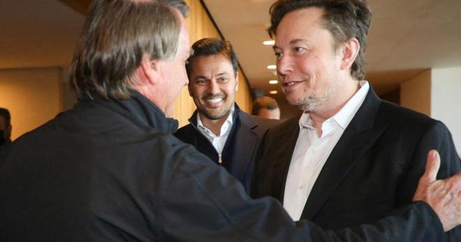 Brésil : Elon Musk veut lutter contre la déforestation et connecter l'Amazonie