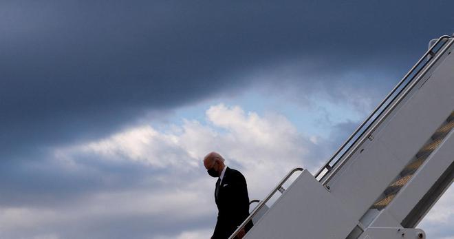 Joe Biden est arrivé au Japon pour sa première tournée en Asie