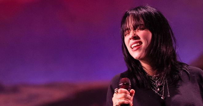 Billie Eilish fait allusion au procès Depp-Heard dans son nouveau morceau TV