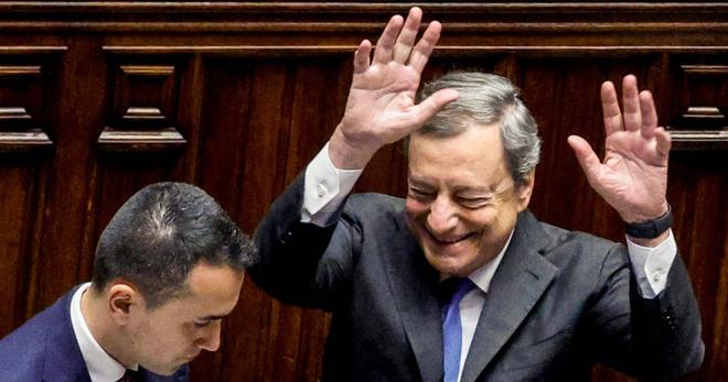 En Italie, la droite et le Mouvement 5 étoiles font tomber Mario Draghi