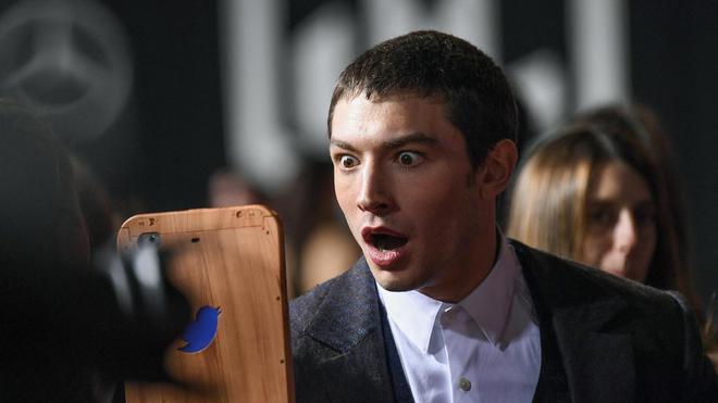 Ezra Miller, la star de "The Flash", annonce se faire soigner pour "des troubles mentaux complexes"