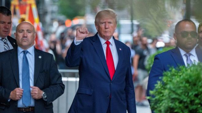 Un document sur les capacités nucléaires d'un pays retrouvé chez Donald Trump