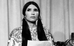 Mort de Sacheen Littlefeather, l'actrice amérindienne militante qui a refusé l'Oscar de Marlon Brando