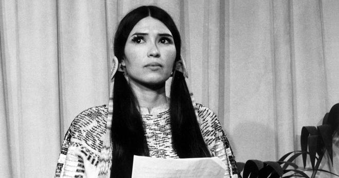 Mort de Sacheen Littlefeather, l'actrice amérindienne militante qui a refusé l'Oscar de Marlon Brando